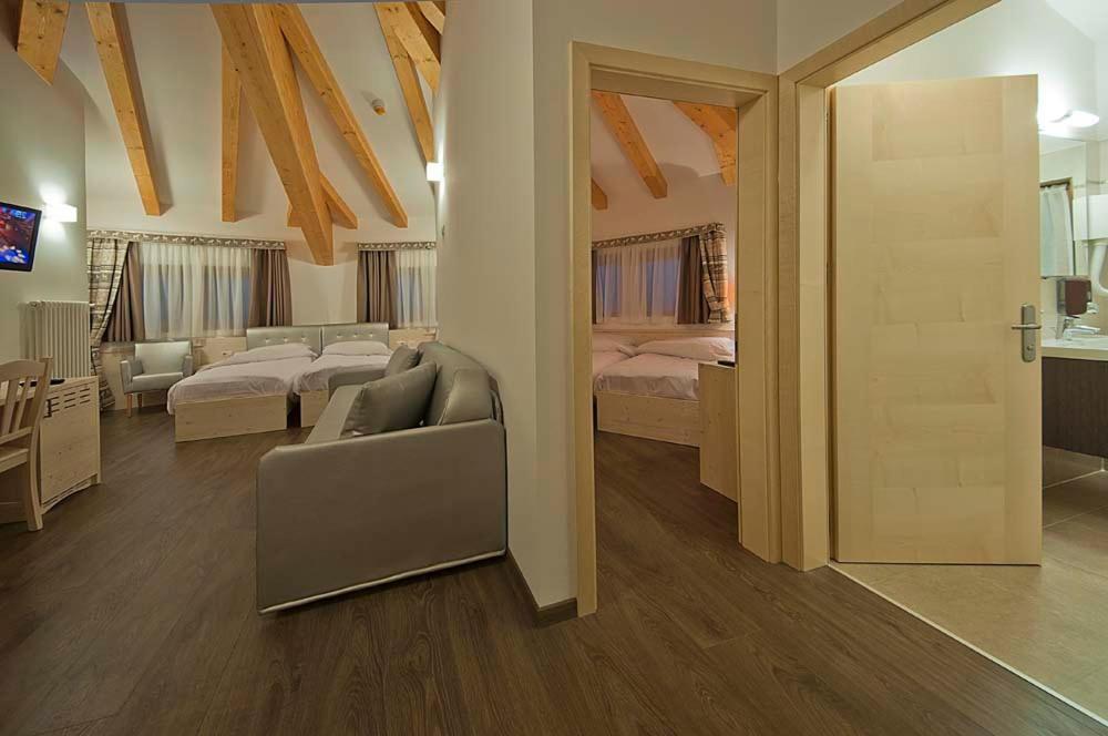 Hotel Niagara Ossana Luaran gambar