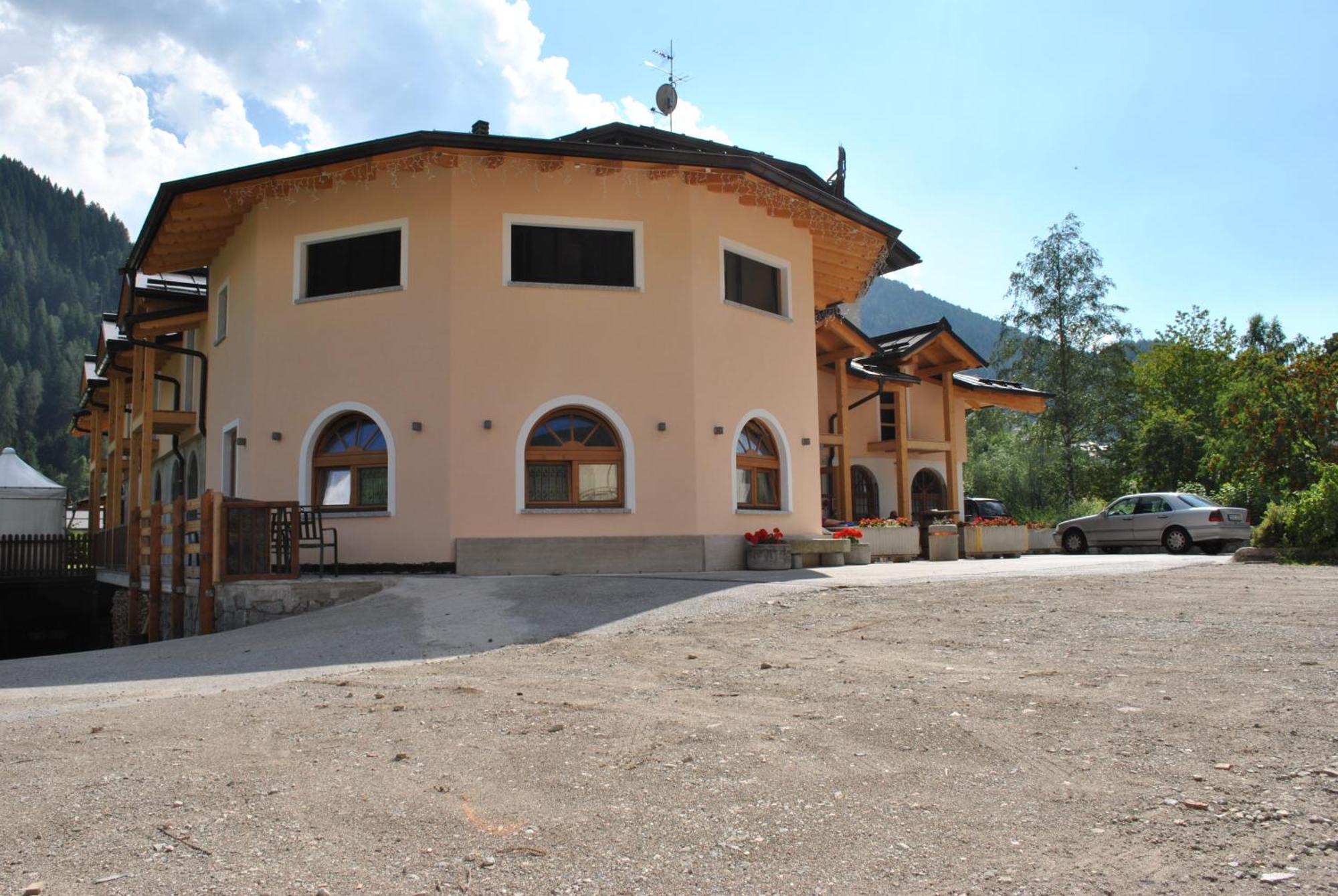 Hotel Niagara Ossana Luaran gambar