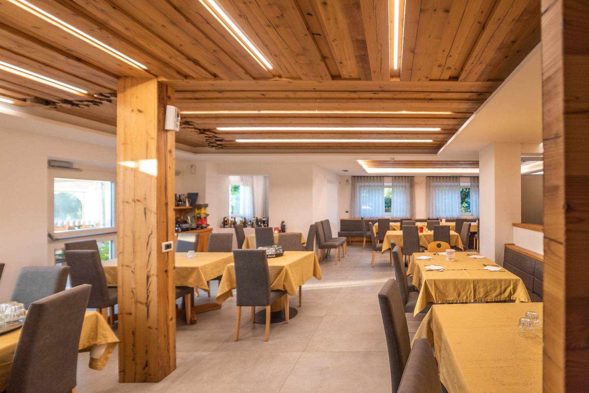 Hotel Niagara Ossana Luaran gambar