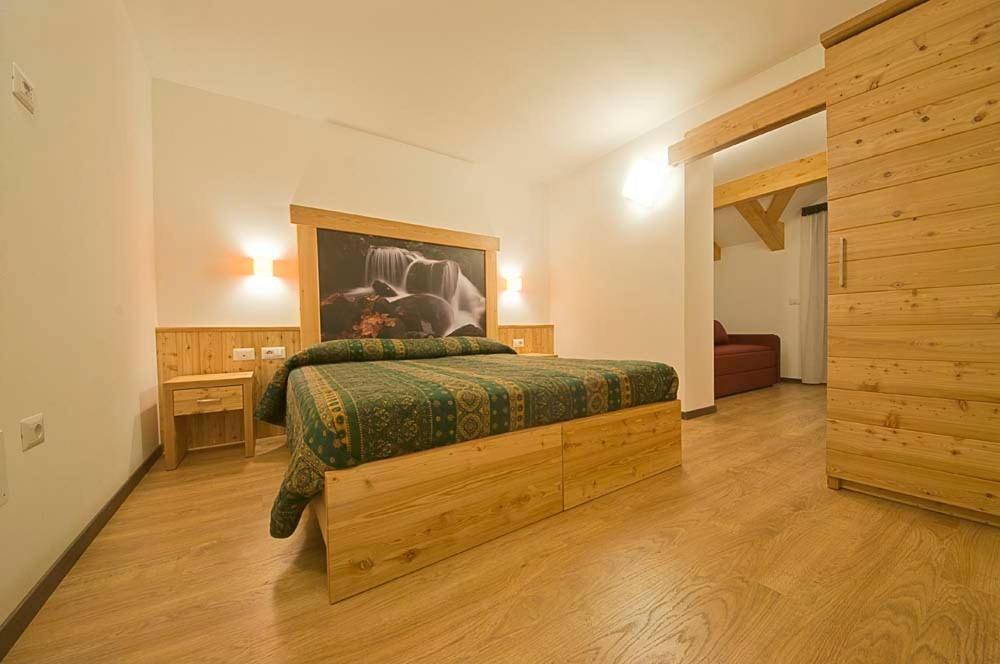 Hotel Niagara Ossana Bilik gambar